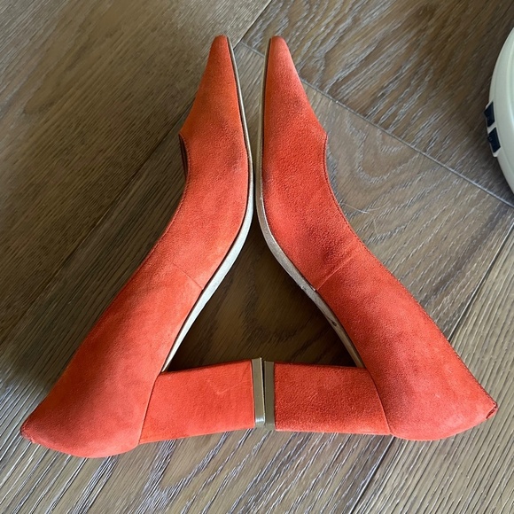 Marc Fisher LTD Women MARC FISHER Zala Pointy Toe Pump Orange Suede Block Heel Size 6.5 NEW